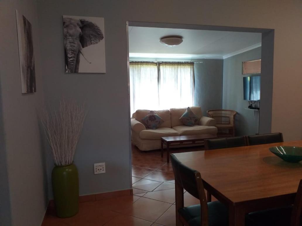 Selati 103 Guest Cottages Malalane Ngoại thất bức ảnh